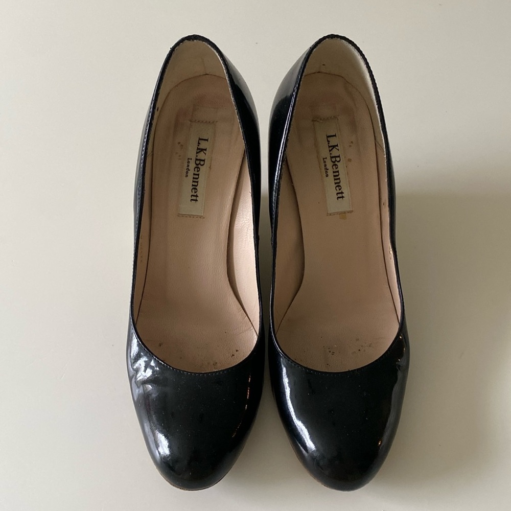 Women black patent leather wedge pumps. LK Bennett brand size 35.5